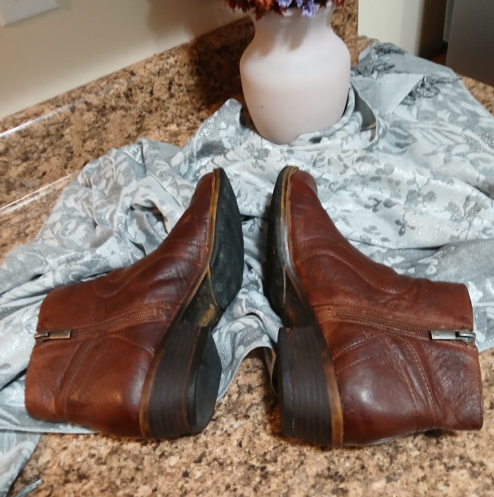 Lucky Brand Women's Size 9.5 Brown Leather Ankle Boots - Picture 4 of 8